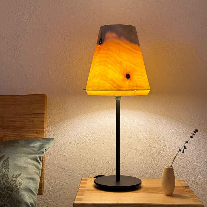 TLP Unikat #3, Tischlampe aus Holz