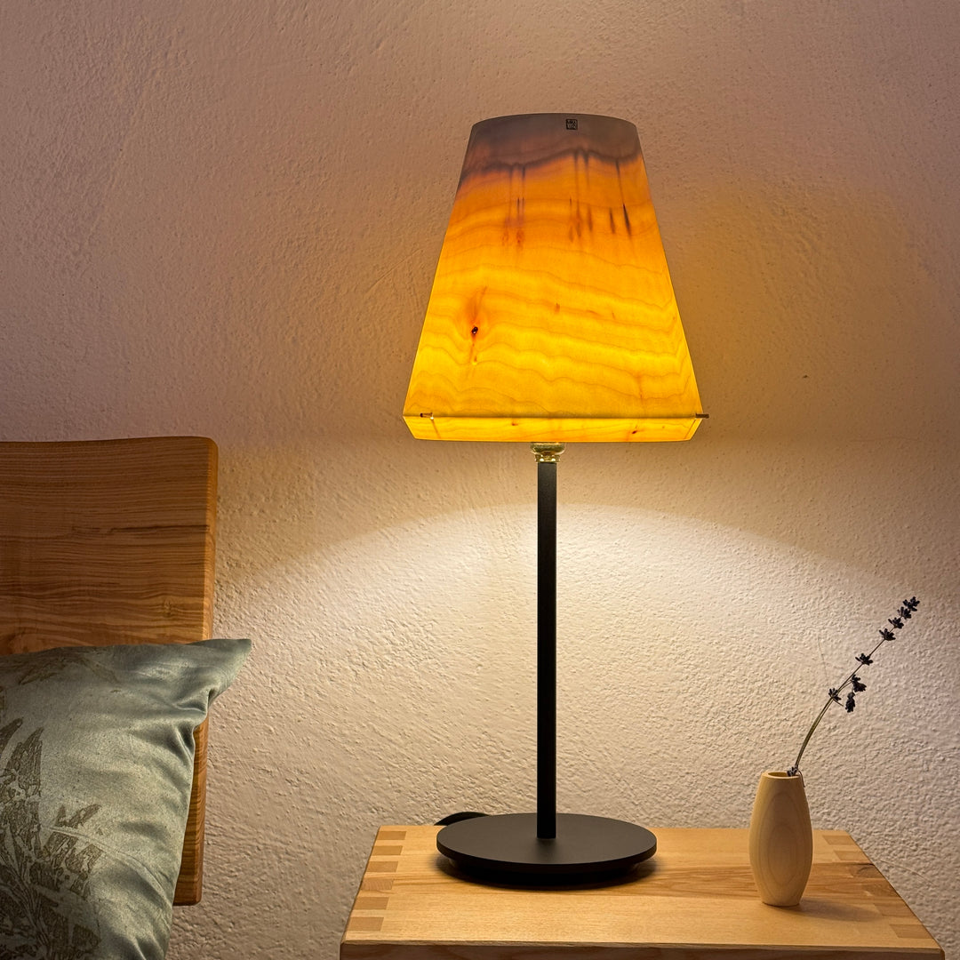 TLP Unikat #3, Tischlampe aus Holz