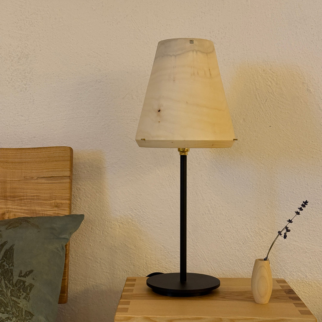 TLP Unikat #3, Tischlampe aus Holz