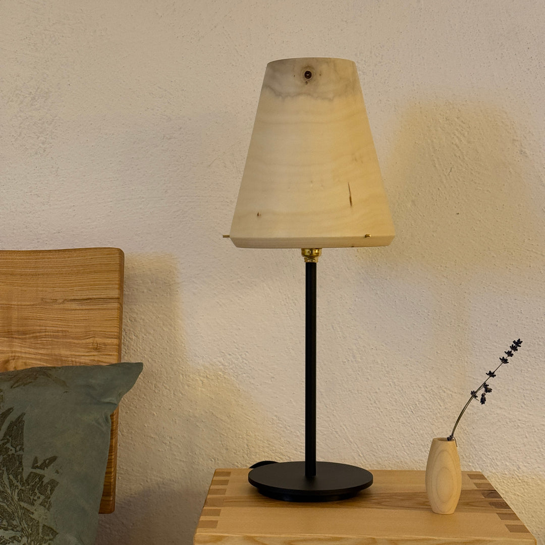 TLP Unikat #1, Tischlampe aus Holz