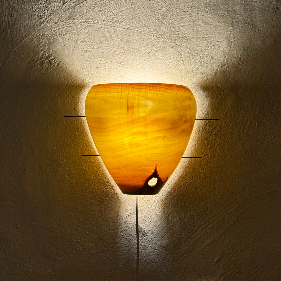 Wandlampe mit Holzschirm - Unikate