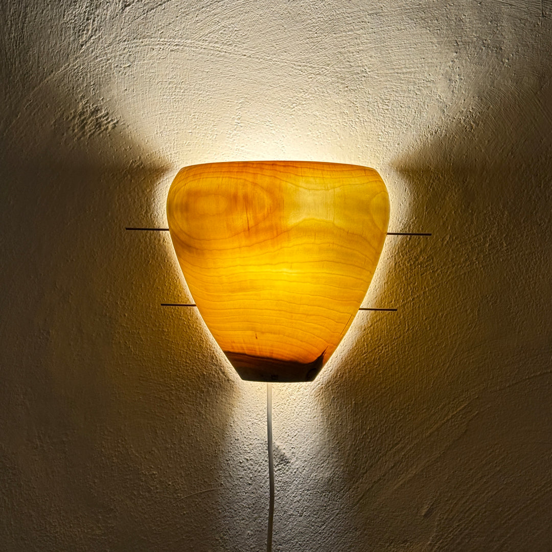 Wandlampe mit Holzschirm - Unikate