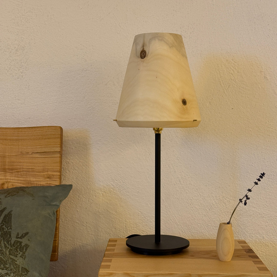 TLP Unikat #3, Tischlampe aus Holz