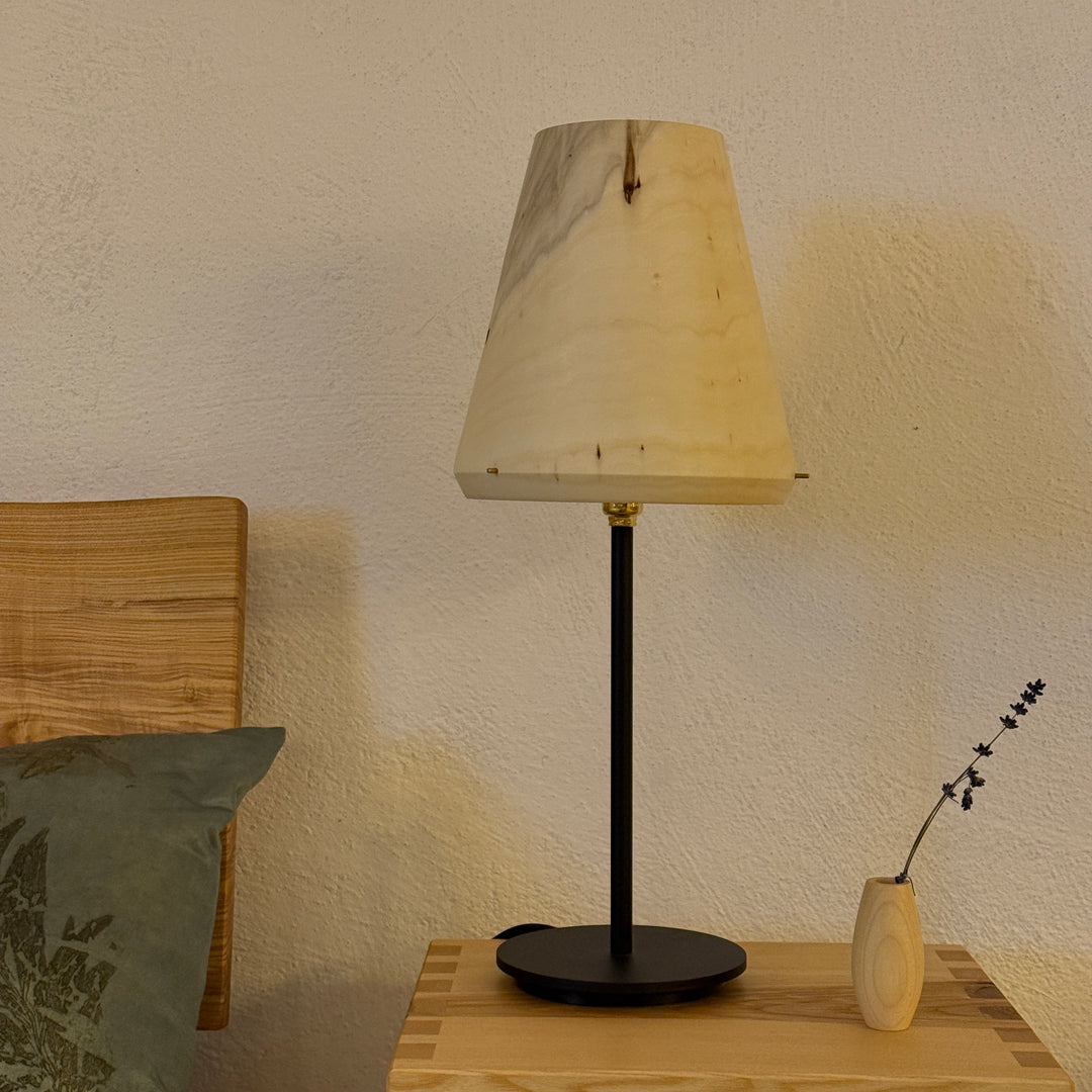 TLP Unikat #4, Tischlampe aus Holz