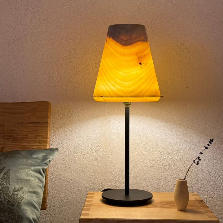 TLP Unikat #1, Tischlampe aus Holz