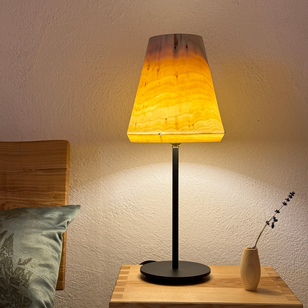 TLP Unikat #4, Tischlampe aus Holz