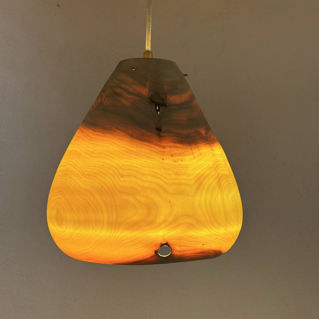 Holzlampe, durchscheinden, gedrechselt von maxluzi
