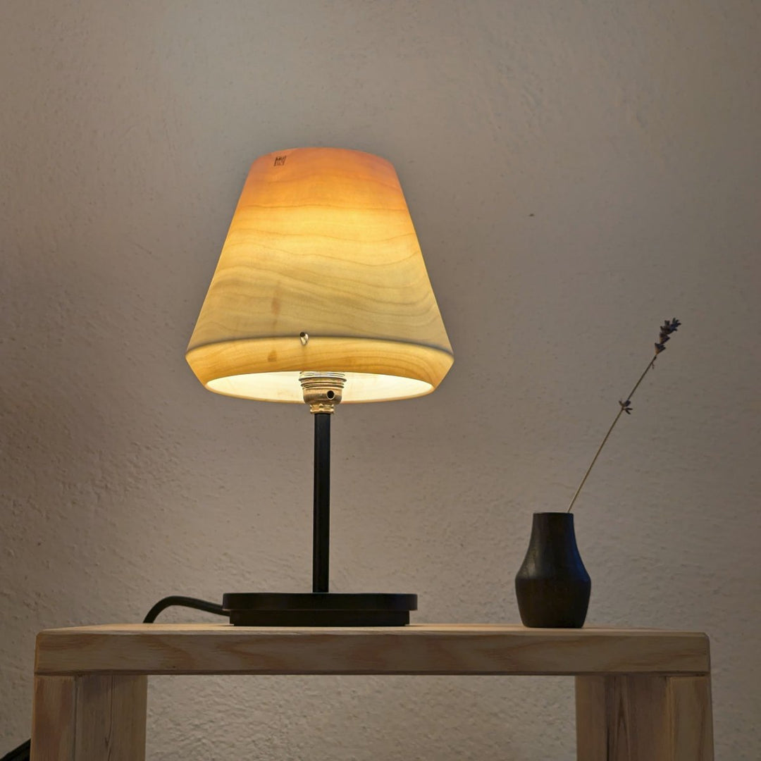 tischlampe mit vase, beides gedrechselt