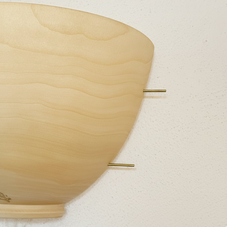 Wandlampe mit Holzschirm