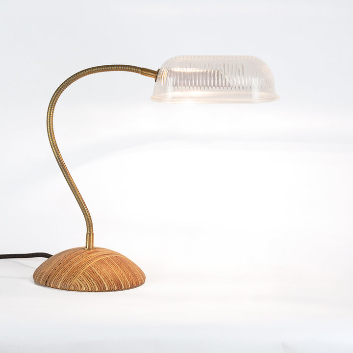 Glaslampe, stehlampe mit FGlaskopf und Holzfuß